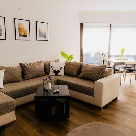 Hirschhoehe Im Taunus *