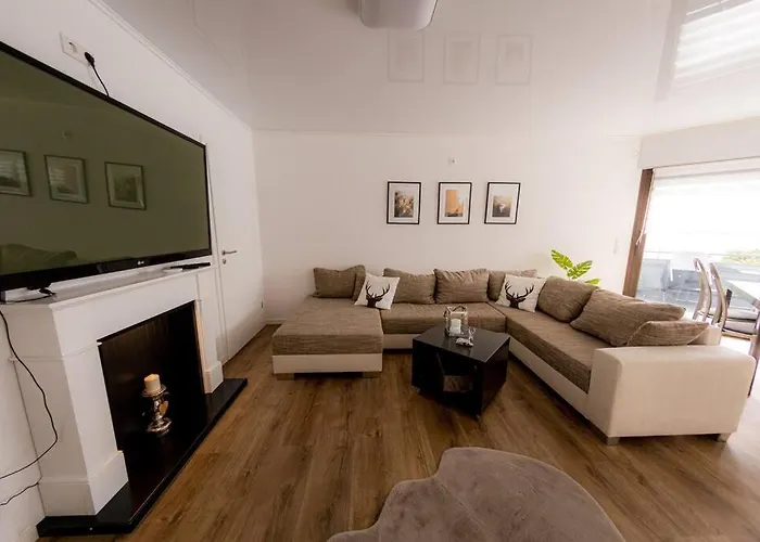 Hirschhoehe Im Taunus * 노이안스파흐