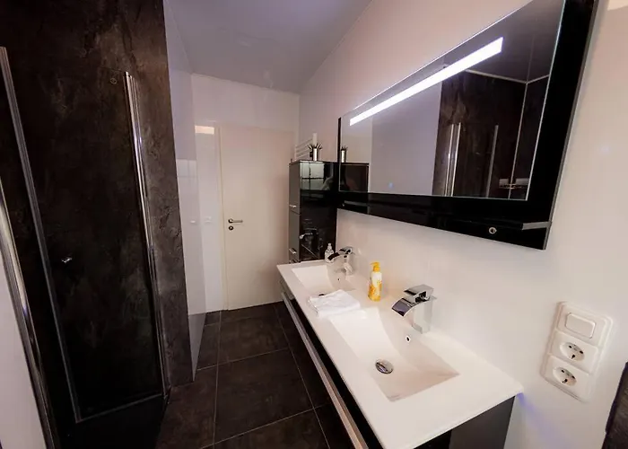 Hirschhoehe Im Taunus * 노이안스파흐