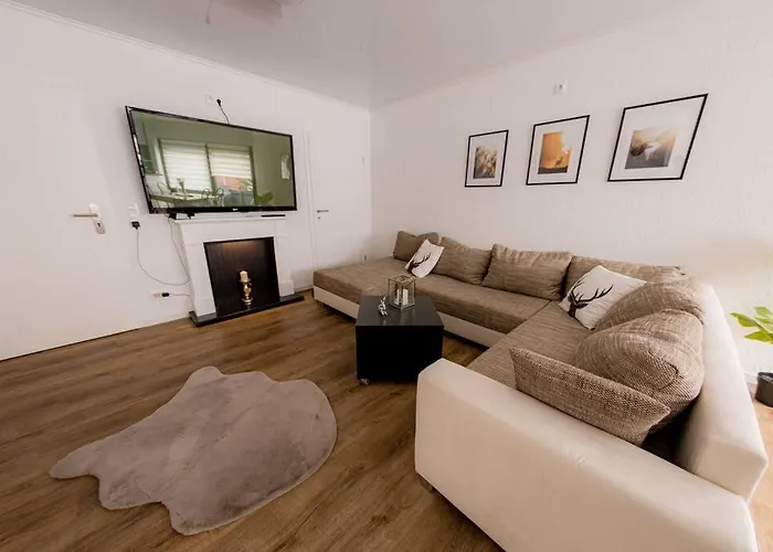 Hirschhoehe Im Taunus *